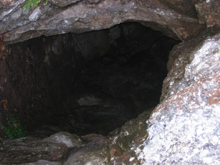 Entrada a mina de Arceón